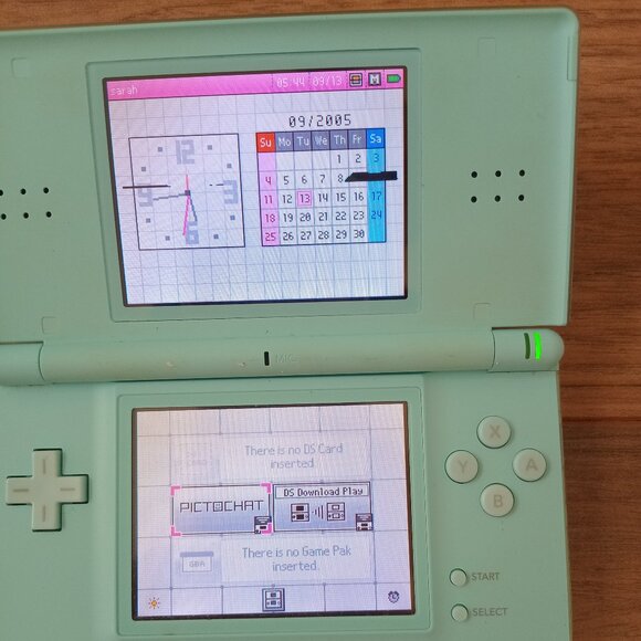Nintendo DS Lite - Mint/Icy Blue - Picture 4 of 6
